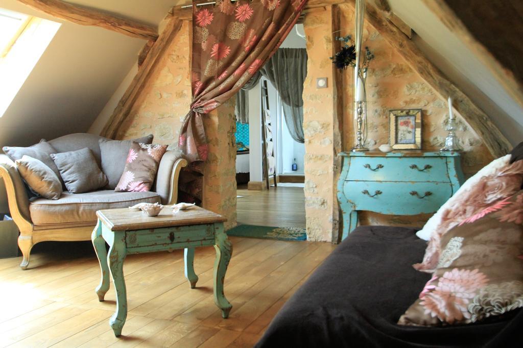 Maison D'Hotes La Maison De Leopold Террассон-Лавільдьє Екстер'єр фото